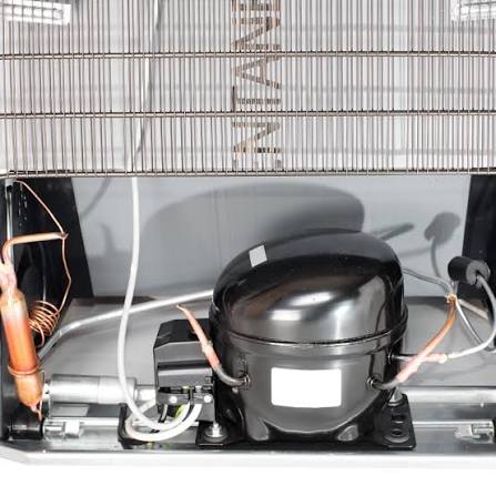 Refrigerator engine set